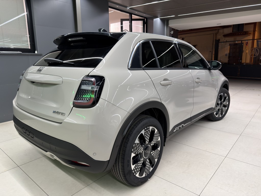 FIAT 600 1200 HYBRID 110 CV LA PRIMA KM0
